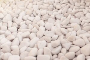 12/18 GALETS MARBRE BLANC